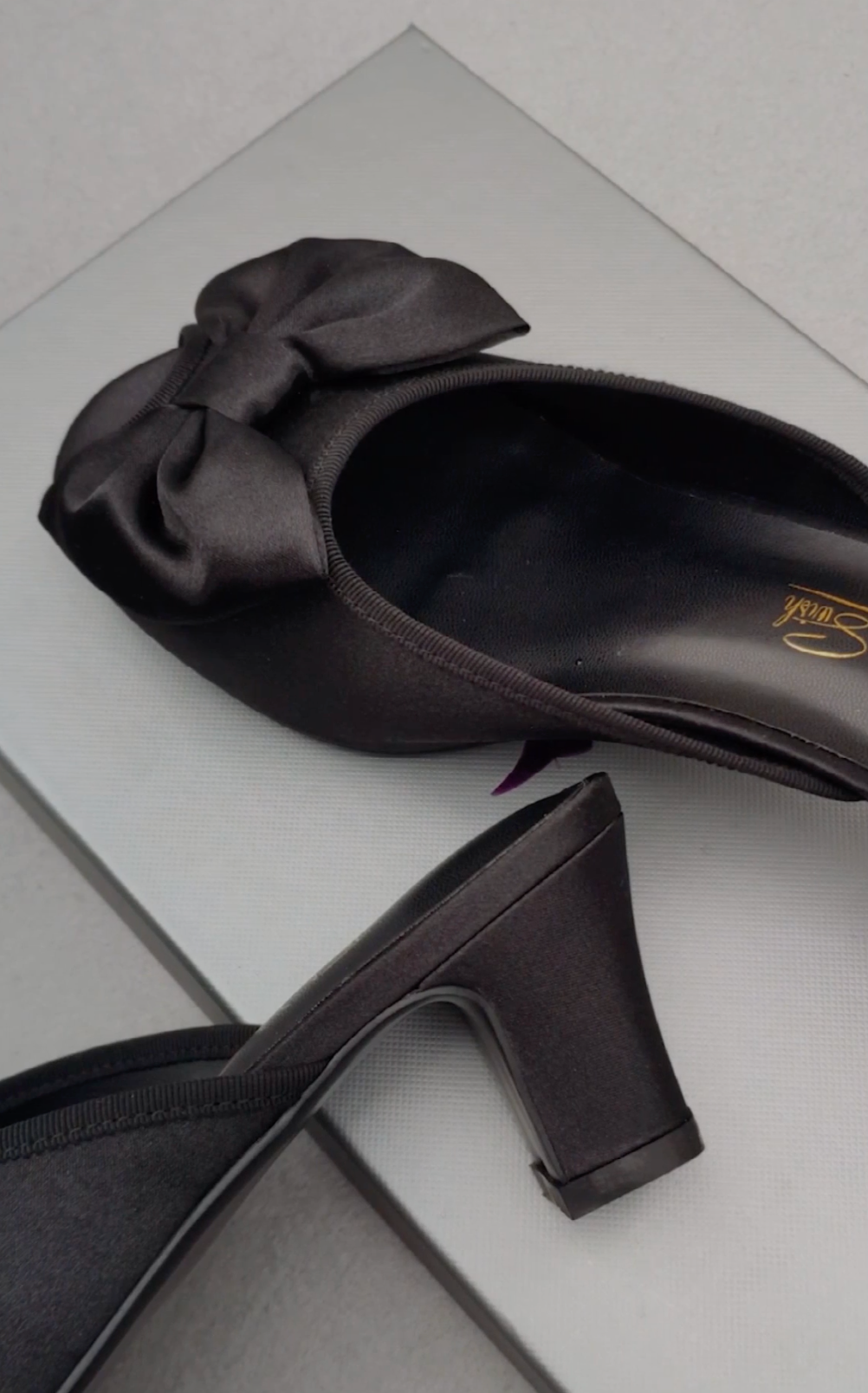 Boudoir Slippers in Black